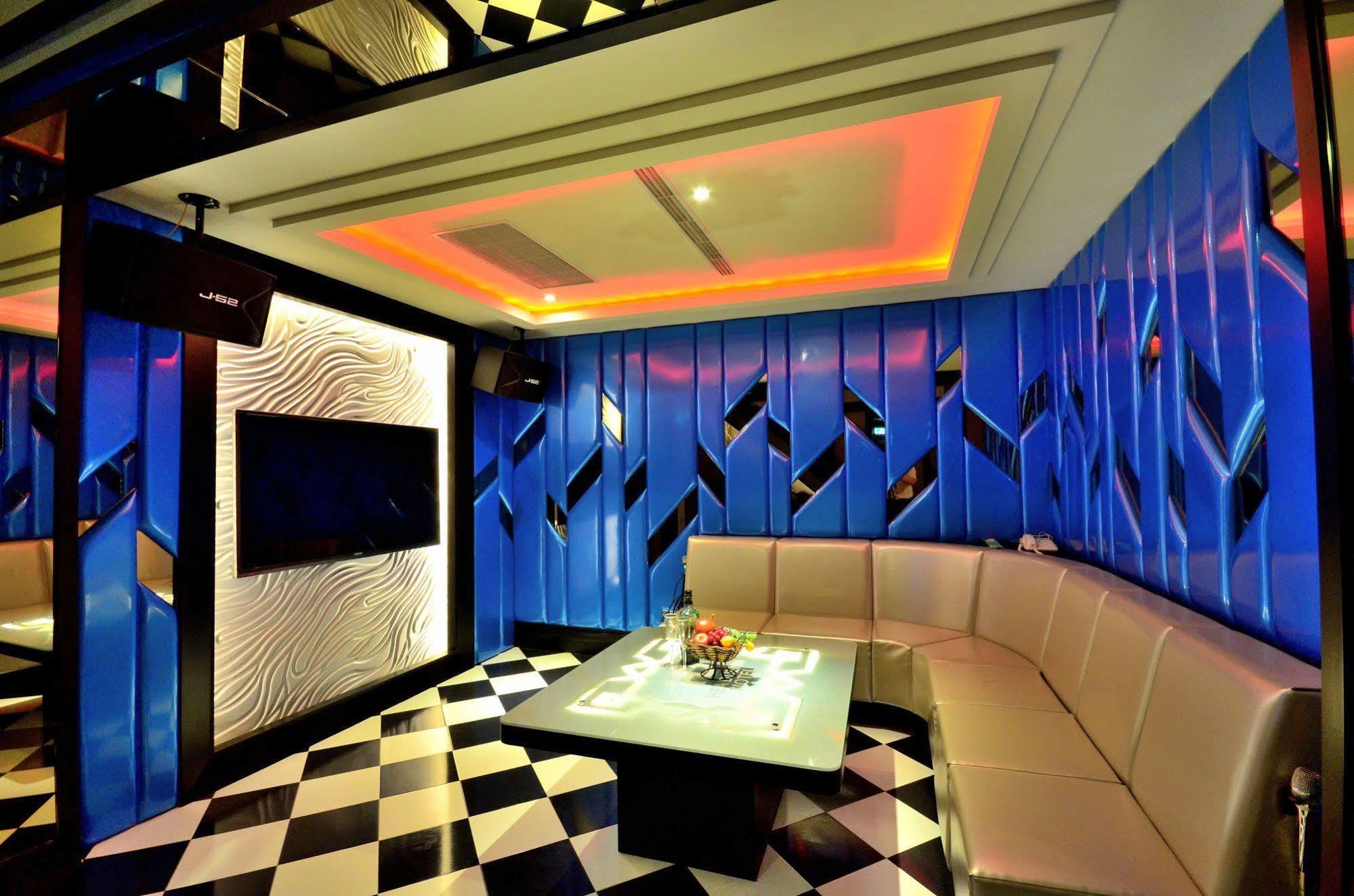 Hea Duenn Motel Taichung Bagian luar foto