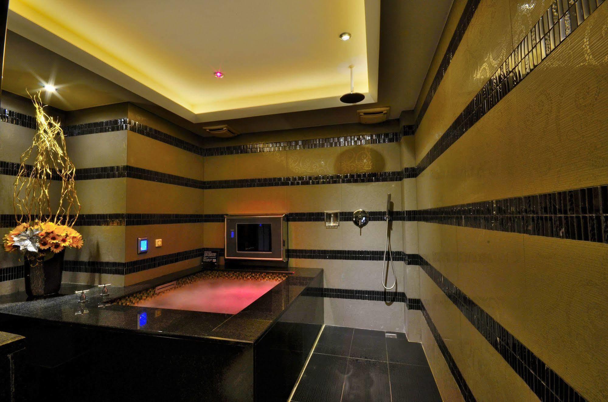 Hea Duenn Motel Taichung Bagian luar foto