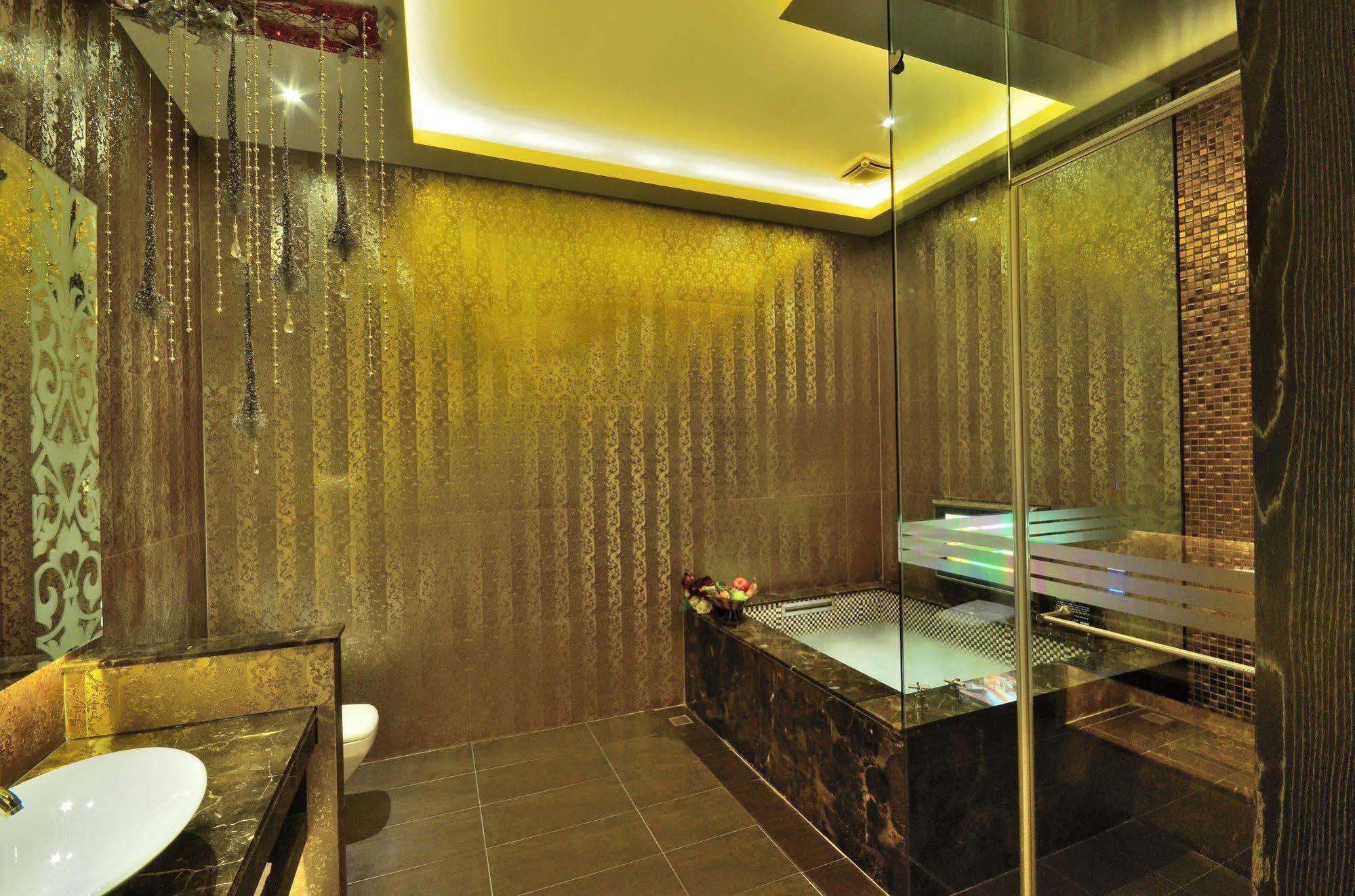 Hea Duenn Motel Taichung Bagian luar foto