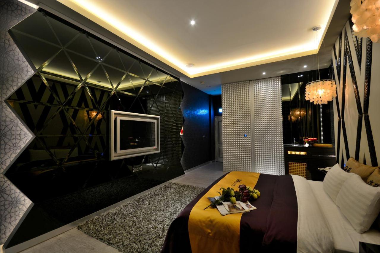 Hea Duenn Motel Taichung Bagian luar foto