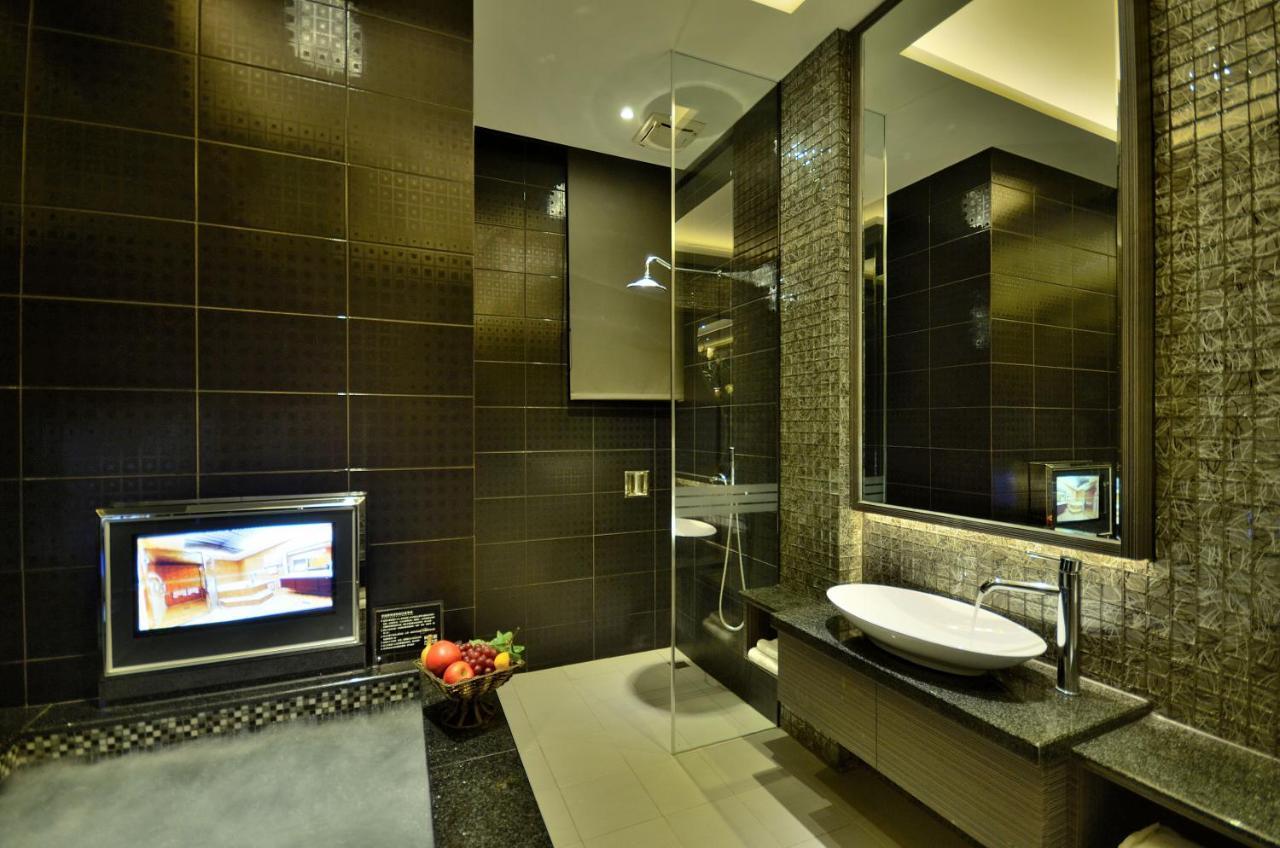 Hea Duenn Motel Taichung Bagian luar foto