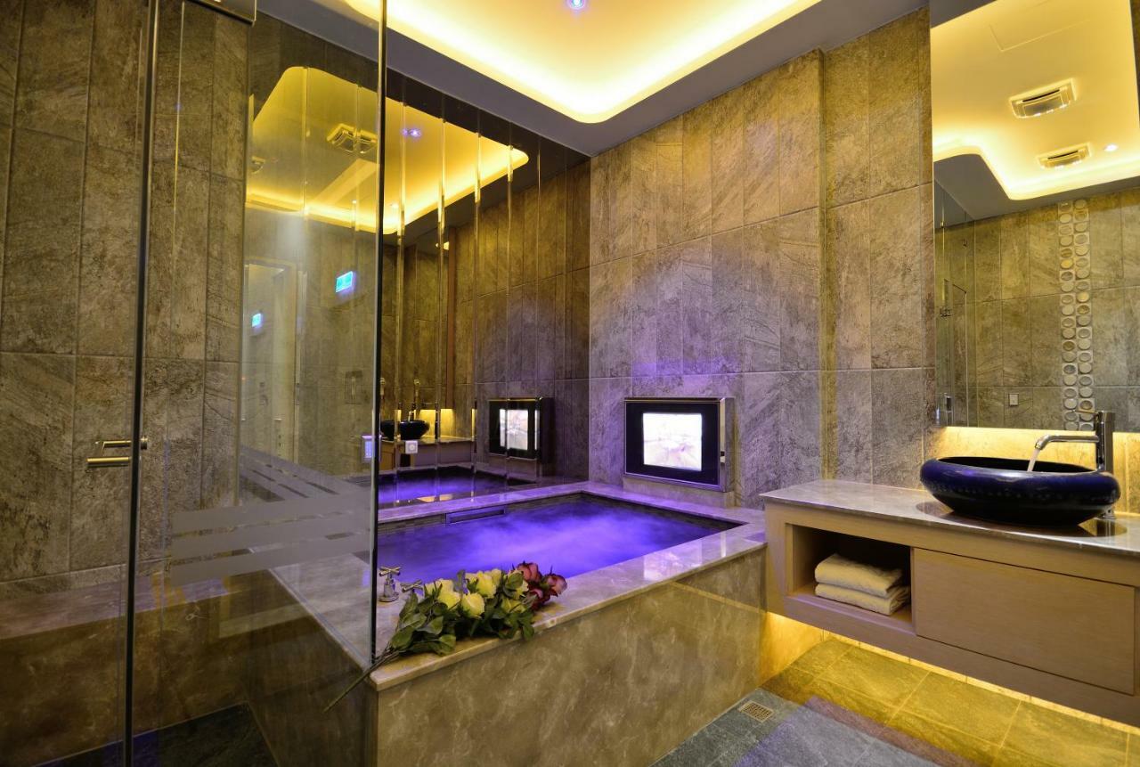 Hea Duenn Motel Taichung Bagian luar foto