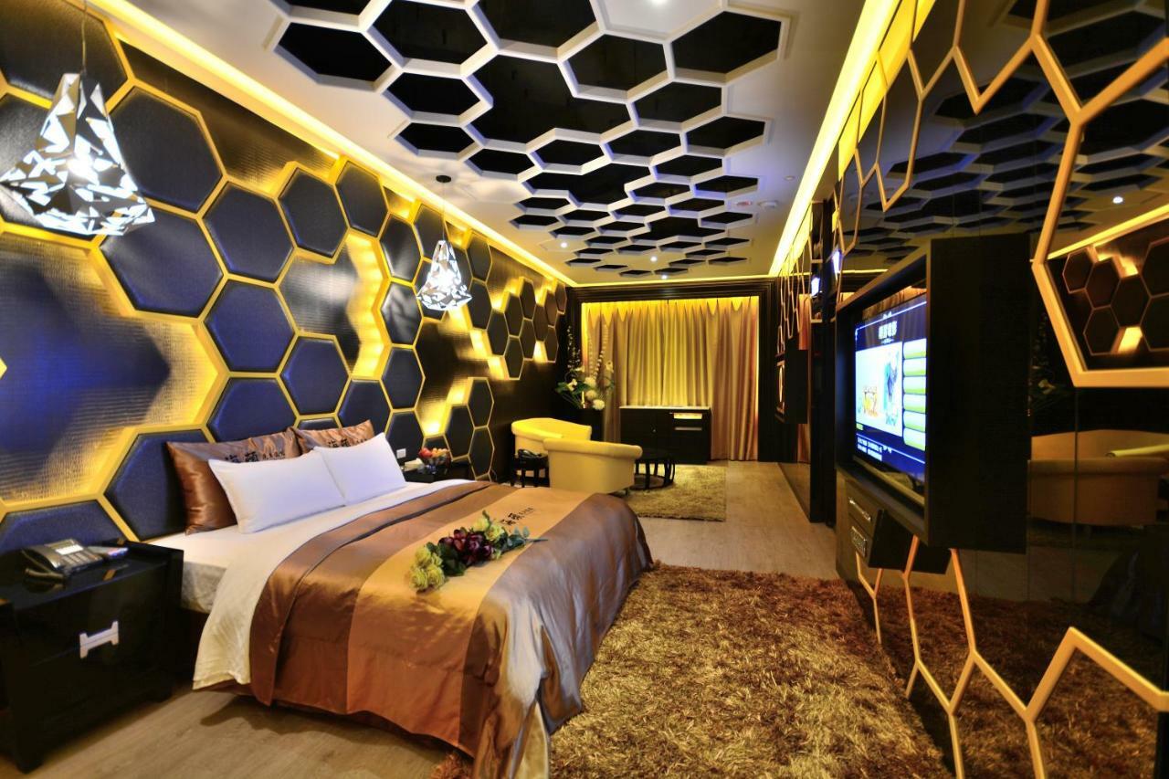 Hea Duenn Motel Taichung Bagian luar foto