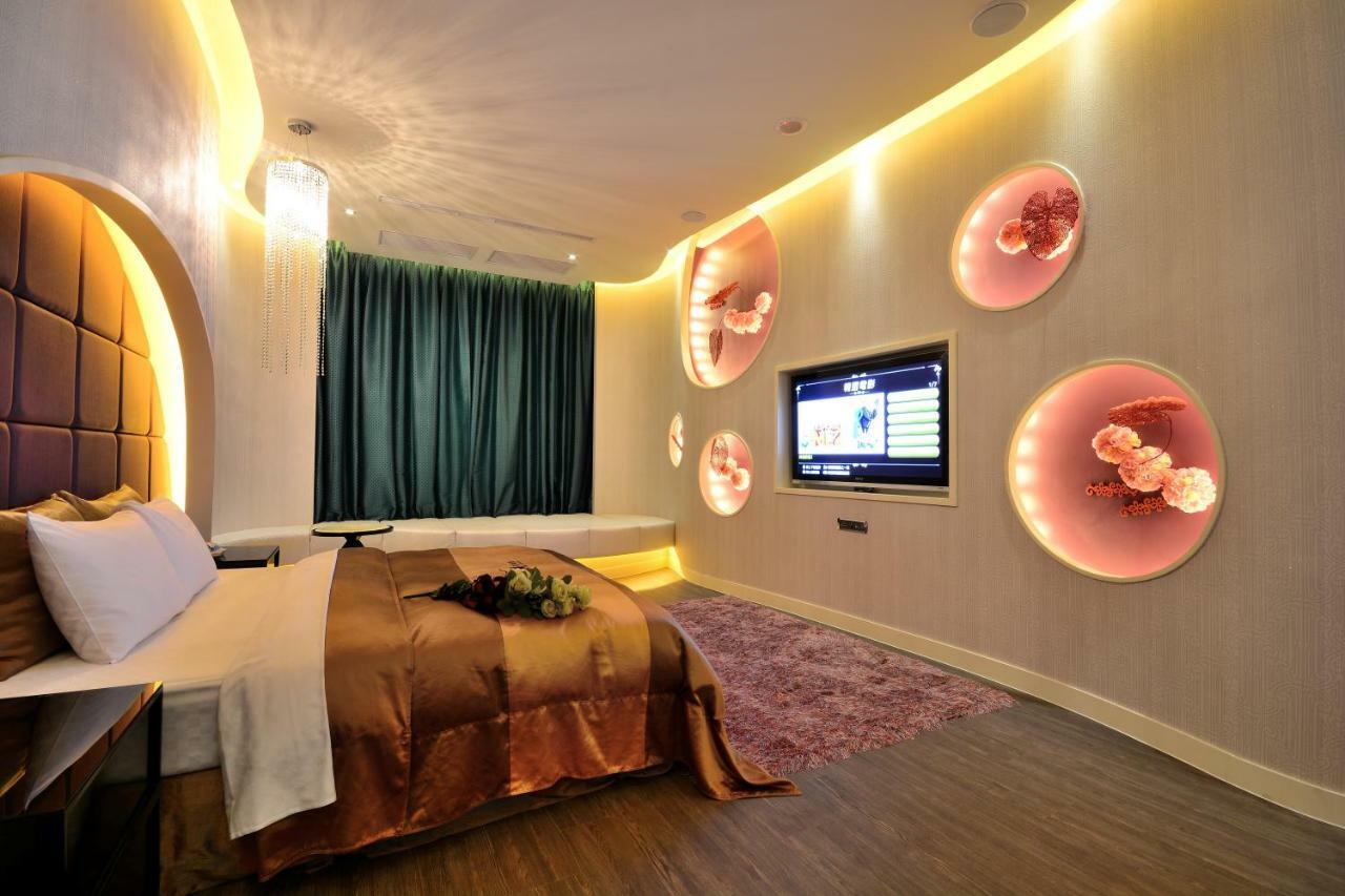 Hea Duenn Motel Taichung Bagian luar foto